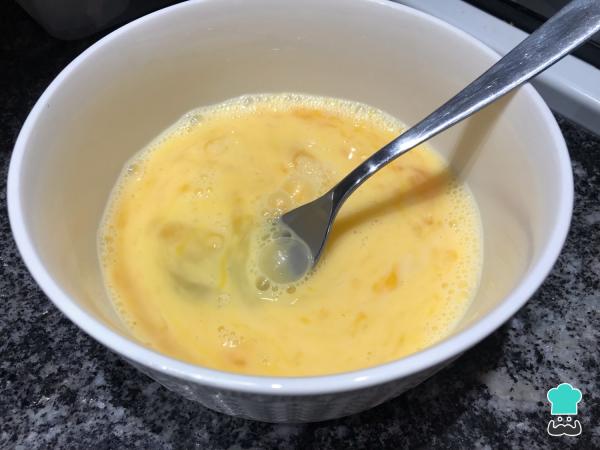 Recette de sandwich aux œufs et au fromage - Étape 1