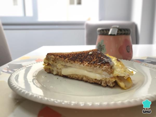 Recette de sandwich aux œufs et au fromage - Étape 8