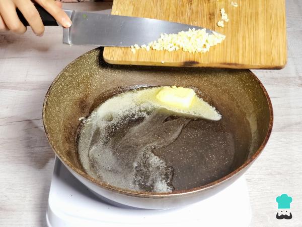 Recette de Nouilles au beurre et à l'ail - Étape 4