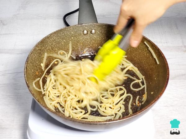 Recette de Nouilles au beurre et à l'ail - Étape 6
