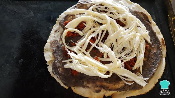 Recette de Tlayudas de Oaxaca - Étape 5