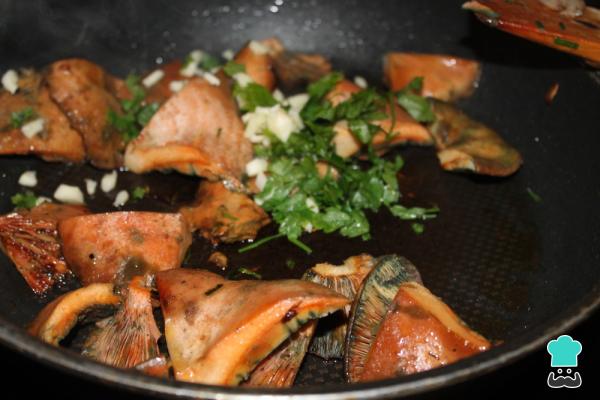 Recette Chanterelles à l'ail - Étape 4