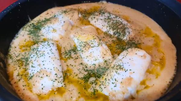 Alfonsa, grand-mère cuisinière : « Pour rendre le merlu en sauce plus savoureux, l'astuce est d'ajouter du pain frit et 30 g de cacahuètes » - Une recette ancestrale : le merlu en sauce comme les anciens
