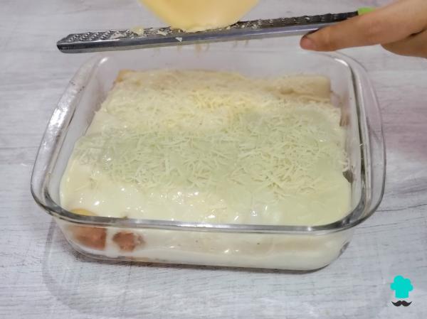 Recette de Cannellonis au thon et aux œufs avec béchamel : la version maison la plus crémeuse et la plus simple - Étape 12