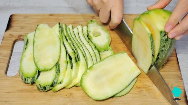 Recette de lasagnes aux courgettes et viande hachée : la version allégée du classique italien tout aussi juteux - Étape 9