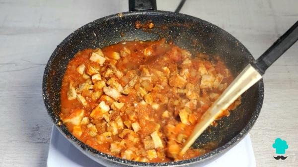 Recette de pâtes Amatriciana : l'astuce pour obtenir une guanciale croustillante et une sauce spectaculaire - Étape 5
