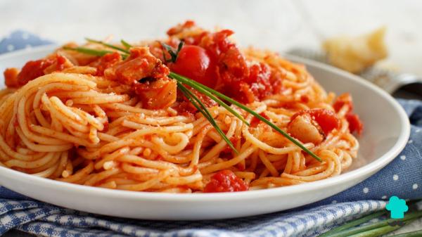 Recette de pâtes Amatriciana : l'astuce pour obtenir une guanciale croustillante et une sauce spectaculaire - Étape 8