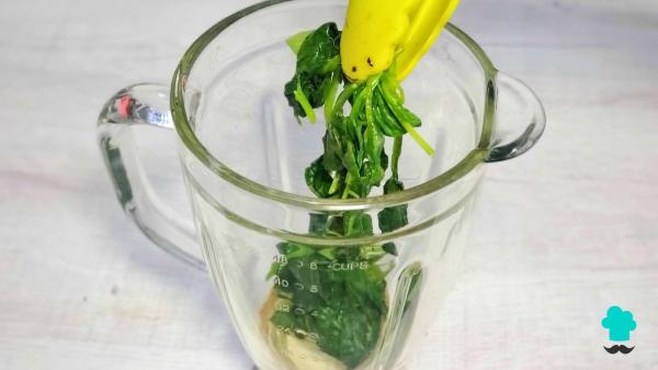 Recette de Spaghettis au pesto : l'astuce qu'on utilise en Italie pour les rendre crémeux - Étape 1