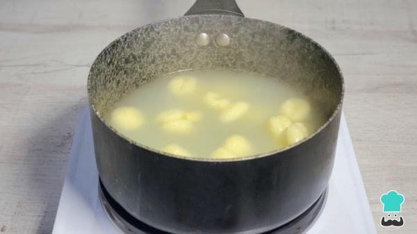 Recette des Gnocchi carbonara, le plat italien qui s'avère toujours bon - Étape 5