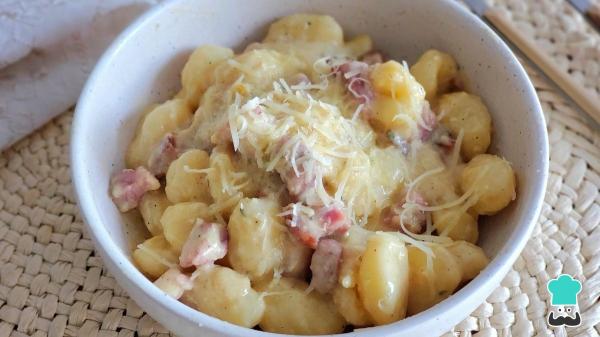 Recette des Gnocchi carbonara, le plat italien qui s'avère toujours bon - Étape 9