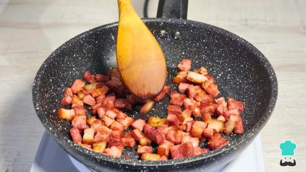 Recette crémeuse à la carbonara à la pistache qui donnera envie à tout le monde d'en avoir plus - Étape 2