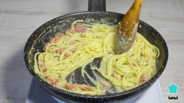 Recette crémeuse à la carbonara à la pistache qui donnera envie à tout le monde d'en avoir plus - Étape 8