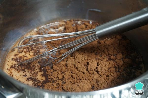 Recette de Biscuits Frits Farcis au Chocolat - Étape 1