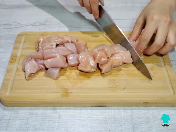 Recette de Salade de Pâtes au Poulet et à l'Oeuf : un plat facile et parfait pour les journées chaudes - Étape 2
