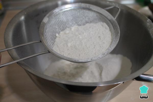 Recette de pain à la crème moelleux - Étape 1