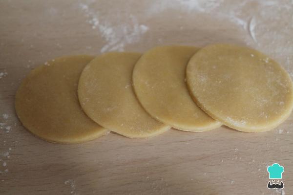 Recette de biscuits au beurre en forme de rose – Étape 5