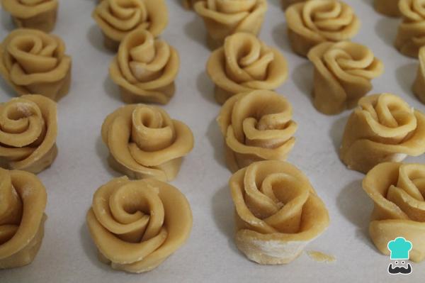 Recette de biscuits au beurre en forme de rose – Étape 9