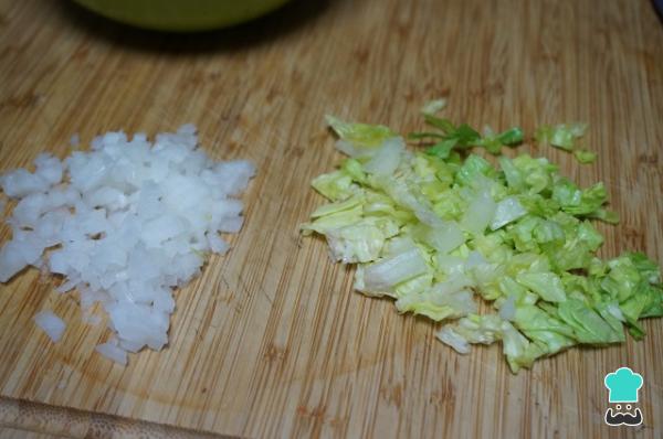Recette de Rouleaux de Saumon Fumé Farcis à la Salade - Étape 2