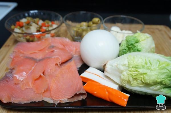 Recette de Rouleaux de Saumon Fumé Farcis à la Salade - Étape 1