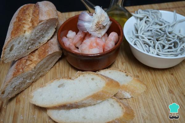 Recette de Toasts à l'anguille et aux crevettes - Étape 1