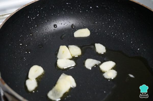 Recette de toasts à l'anguille et aux crevettes - Étape 2