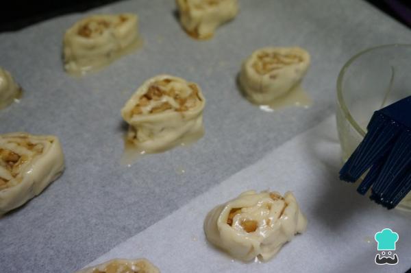 Recette de Rouleaux de Pâte Feuilletée aux Noix et au Miel - Étape 8