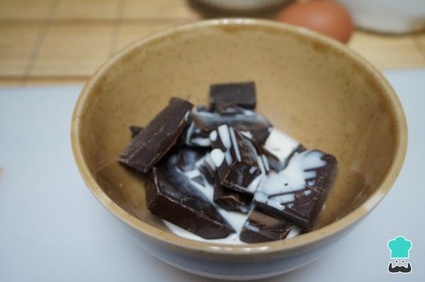 Recette de tresse de pâte feuilletée au chocolat et aux noix - Étape 2