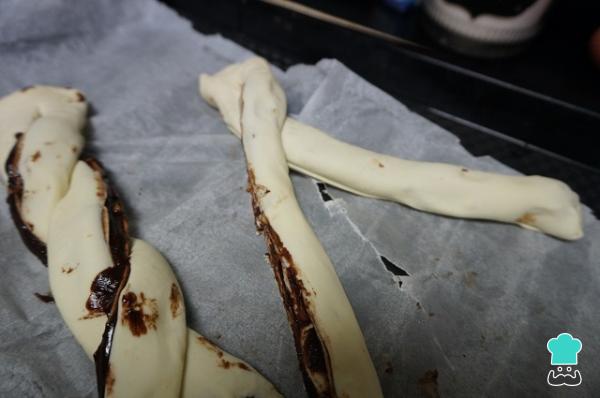 Recette de tresse de pâte feuilletée au chocolat et aux noix - Étape 8
