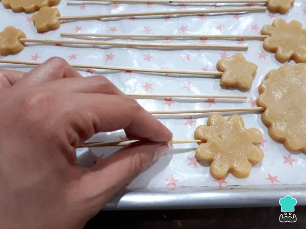 Recette de Biscuits Décorés pour la Fête des Mères - Étape 2