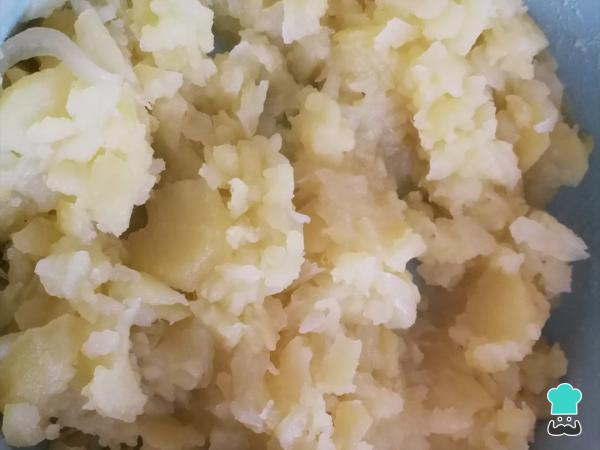 Recette de Muffins aux pommes de terre et à l'oignon - Étape 2