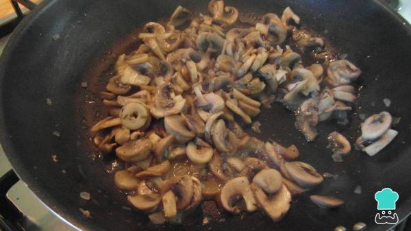 Recette de pâte feuilletée farcie aux champignons - Étape 3