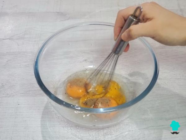 Recette de Macaroni carbonara à la crème : le plat de pâtes qui ne manque jamais, maintenant avec une sauce encore plus crémeuse - Étape 3