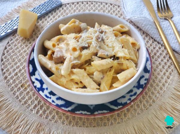 Recette de Macaroni carbonara à la crème : le plat de pâtes qui ne manque jamais, maintenant avec une sauce encore plus crémeuse - Étape 8