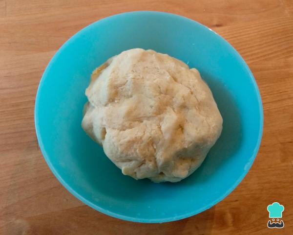 Recette d'Empanada de Morue avec Pâte Brisée - Étape 1