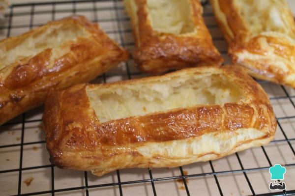 Recette de Pâte Feuilletée Farcie au Poulet à l'Ail - Étape 8