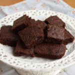Recette de gâteau au chocolat sans sucre ni édulcorants