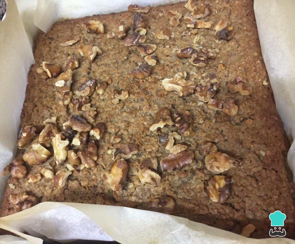 Recette de gâteau aux flocons d'avoine, banane et noix