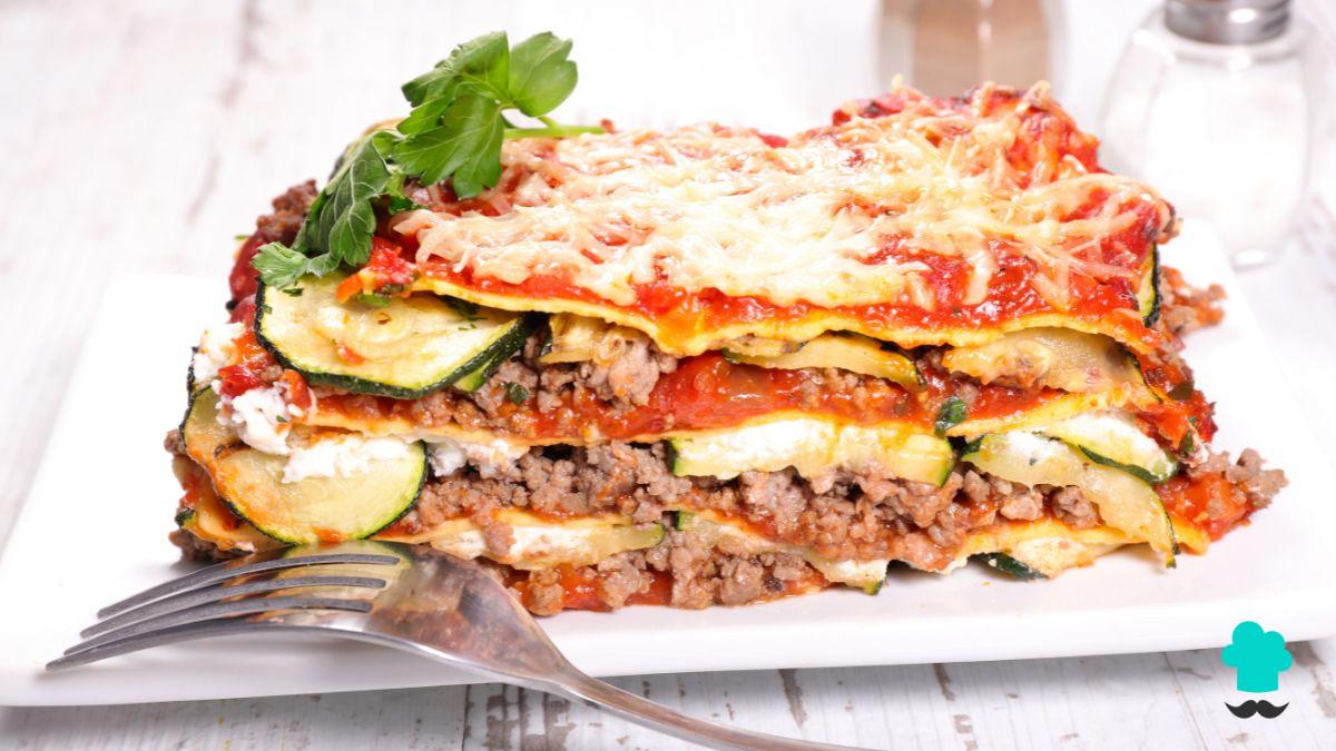 Recette de lasagnes aux courgettes et viande hachée : la version allégée du classique italien tout aussi juteux