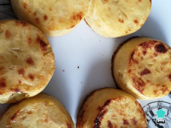 Recette de muffins aux pommes de terre et à l'oignon