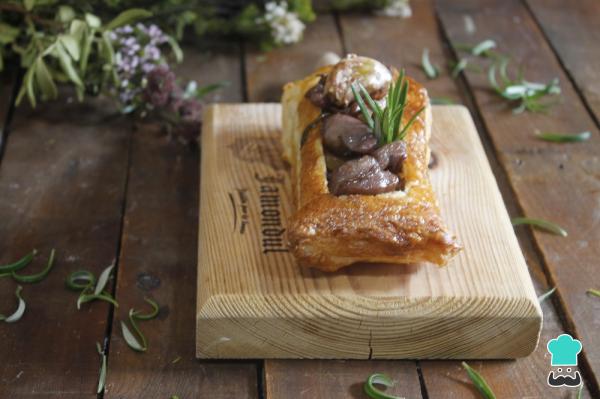 Recette de pâte feuilletée farcie au poulet à l'ail