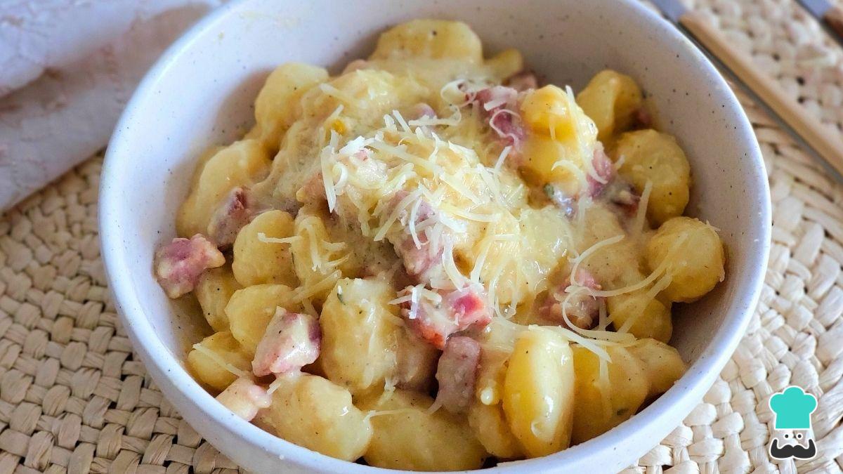 Recette des Gnocchi carbonara, le plat italien qui s'avère toujours bon
