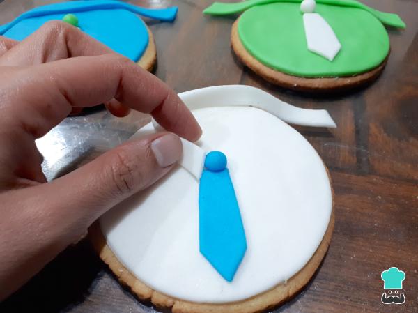 Recette de Biscuits Décorés pour la Fête des Pères - Étape 6