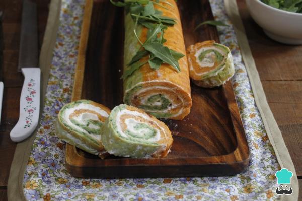 Recette de Rouleau de fromage à la crème aux tomates et basilic - Étape 10