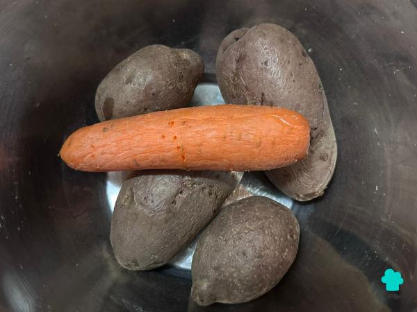 Recette Papas mayo : la classique salade de pommes de terre chilienne avec mayonnaise qui accompagne les rôtis - Étape 2