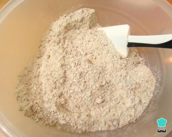 Recette de Gâteau au kaki et aux noix - Étape 2