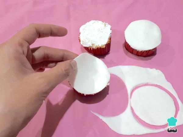Recette de Cupcakes Licorne avec Fondant - Étape 3