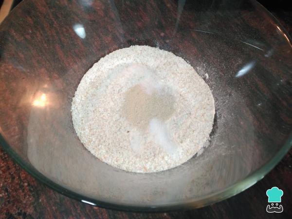 Recette de pain maison à la farine de blé entier facile - Étape 1