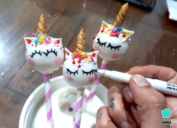 Recette de Cake Pops Licorne - Étape 11