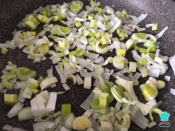 Recette de Feuilleté aux épinards, jambon et fromage - Étape 1