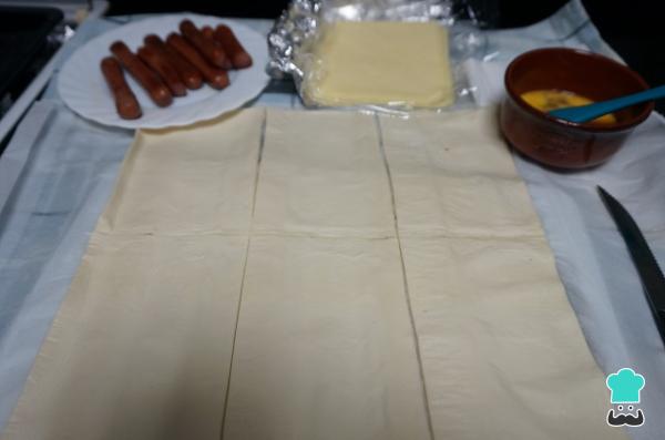 Recette de Pâte feuilletée farcie au fromage de Francfort - Étape 1